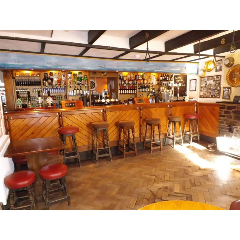 Cadgwith Cove Inn