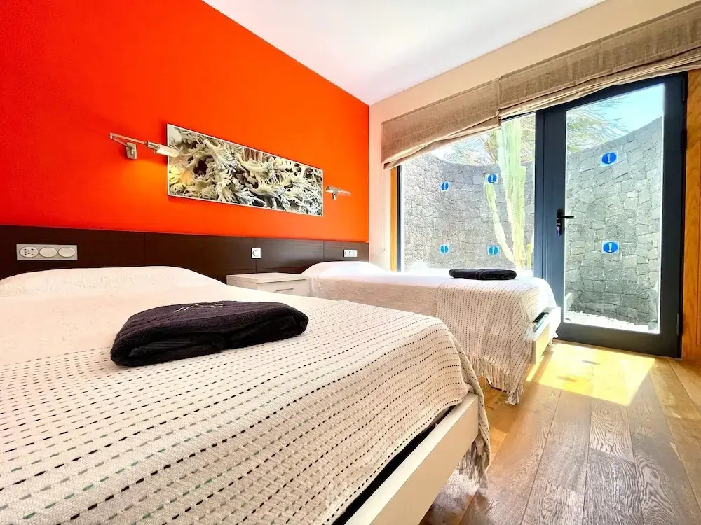 Villa Sleeps 6 with Pool Private & sauna