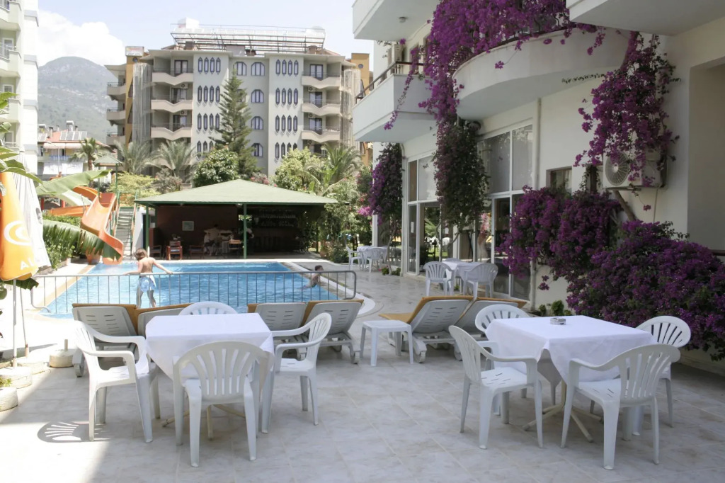 The S Apart & Suites Hotel