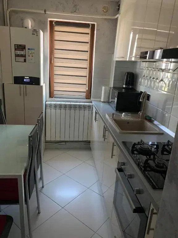 White & Silver Luxury Suite Craiova