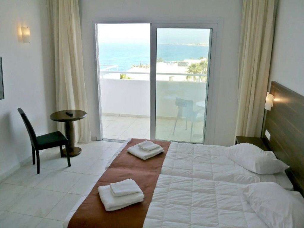 Theo Sunset Bay Hotel