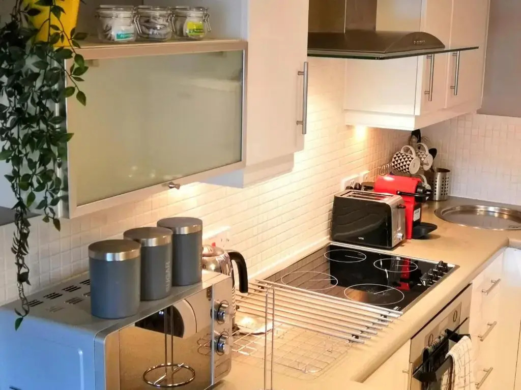 Bard's Nest, central flat, FREE allocated parking, 3 mins walk to Birthplace