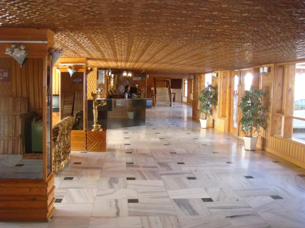 Subhash Palace