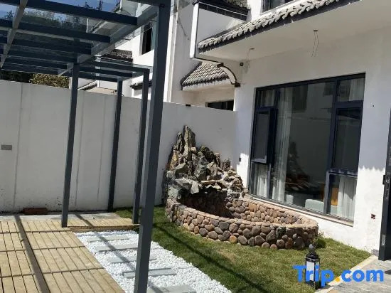 Yuepeng Joy House Inn  (Wuyuan high-speed railway station)