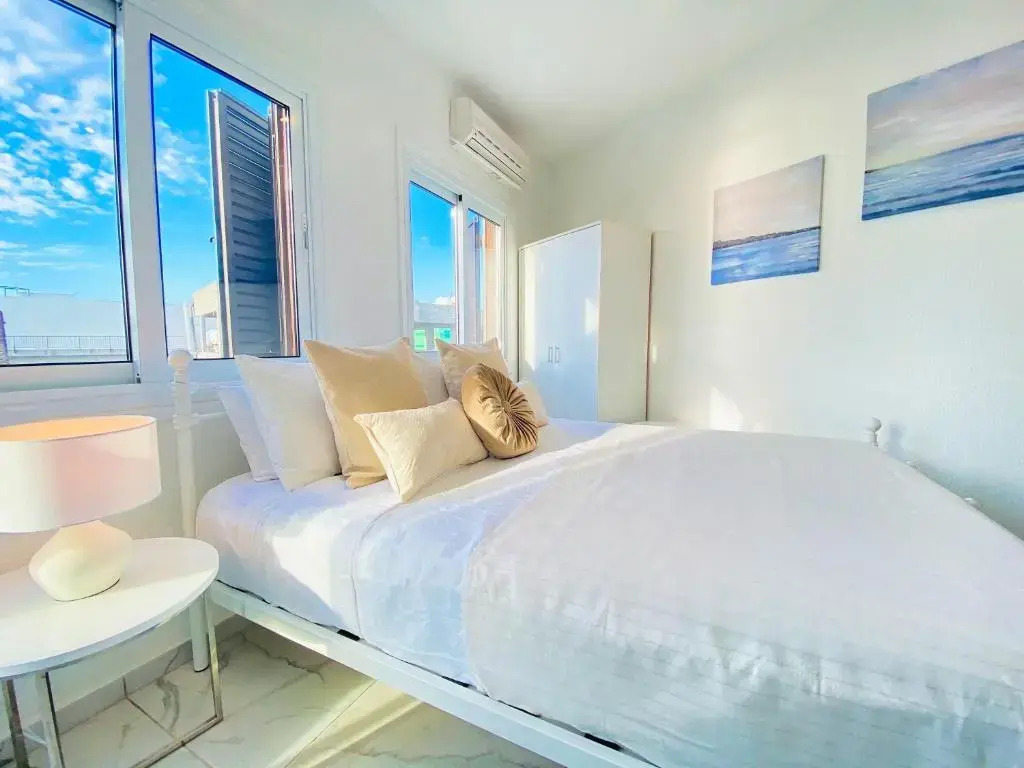 Phaedrus Living : Luxury Flat Lighthouse 75