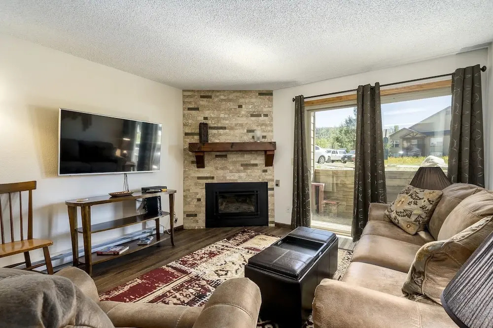 Shadow Run E109 - 2 Br Condo