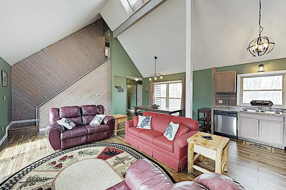 New Listing! Great Smoky W/ Hot Tub 3 Bedroom Home