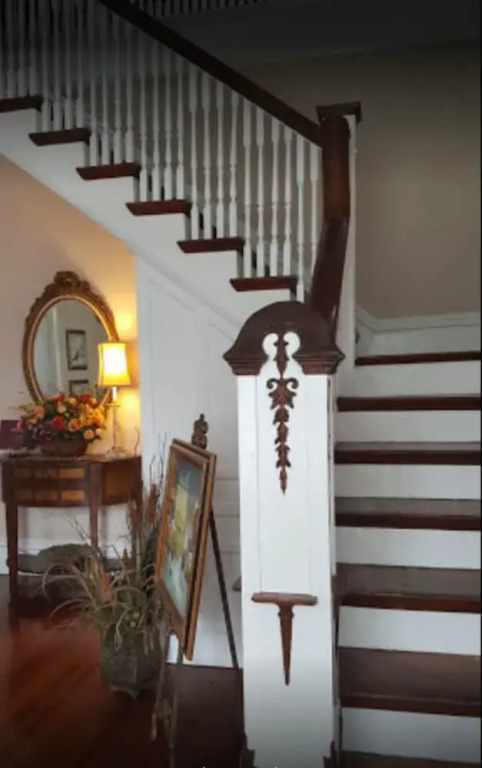 Laurel Manor Bed and Breakfast