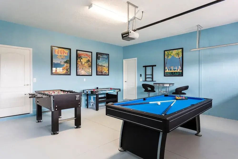 Opulent Villa, 10 Min to Disney, Pool & Spa