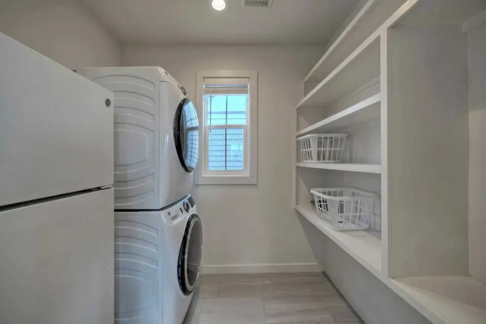 Sleeps 20 2 Homes in Mercer Village w/ Pool Heart of Old Town, Walkable
