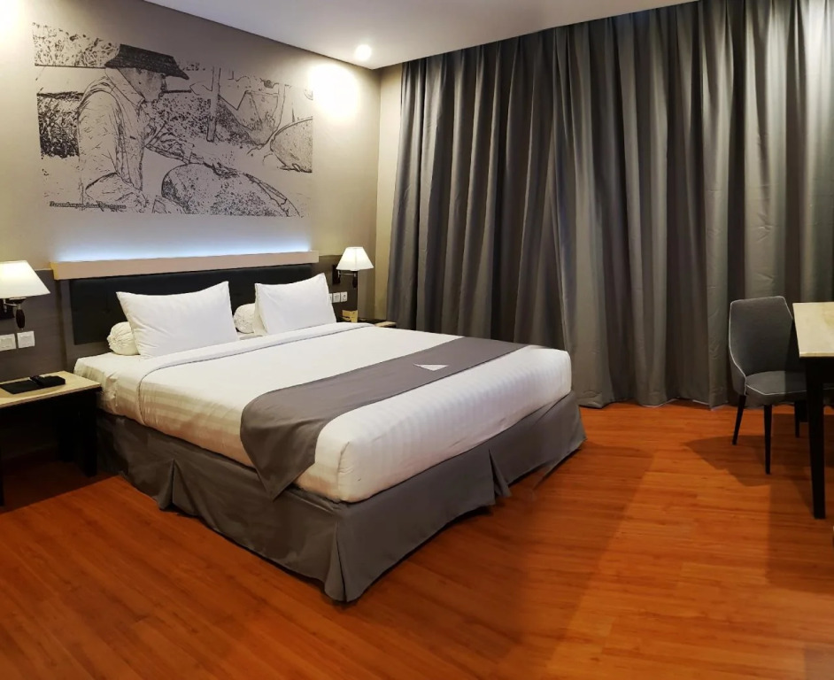 Pyramid Suites