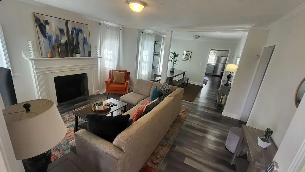 83rd Street Comfy Cottage