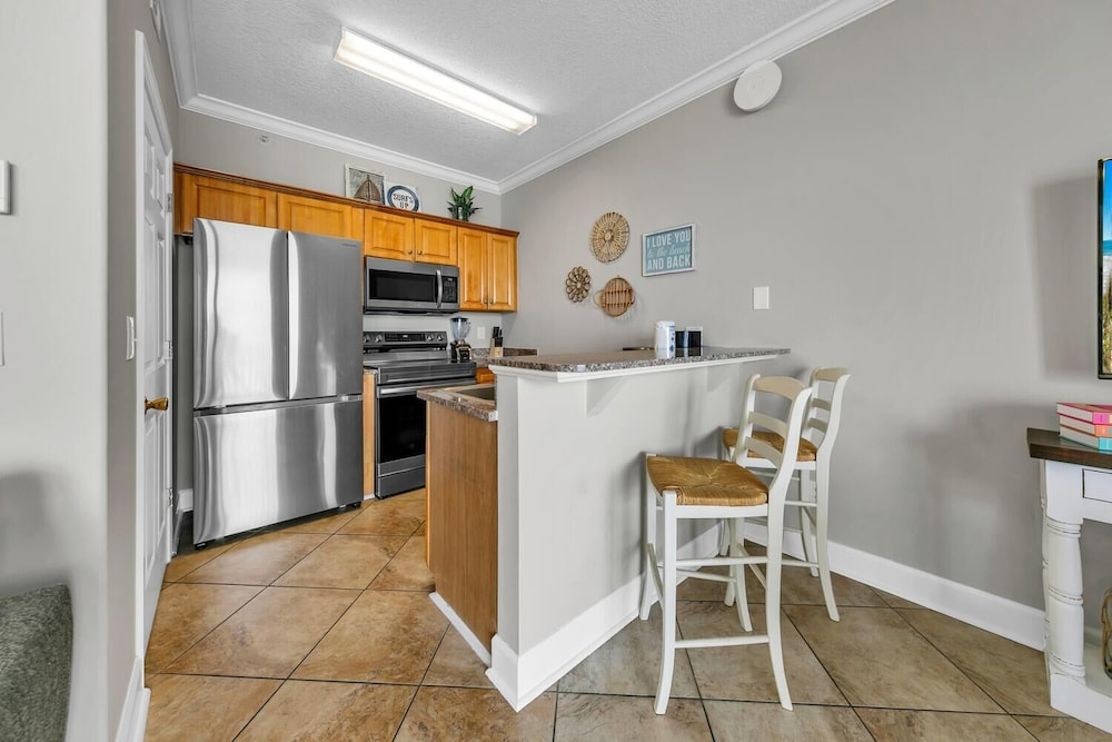 Twin Palms 603