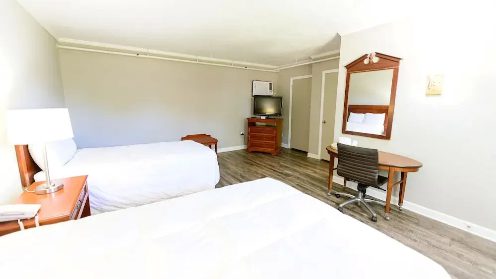 OAKS MOTEL GREENSBORO NC
