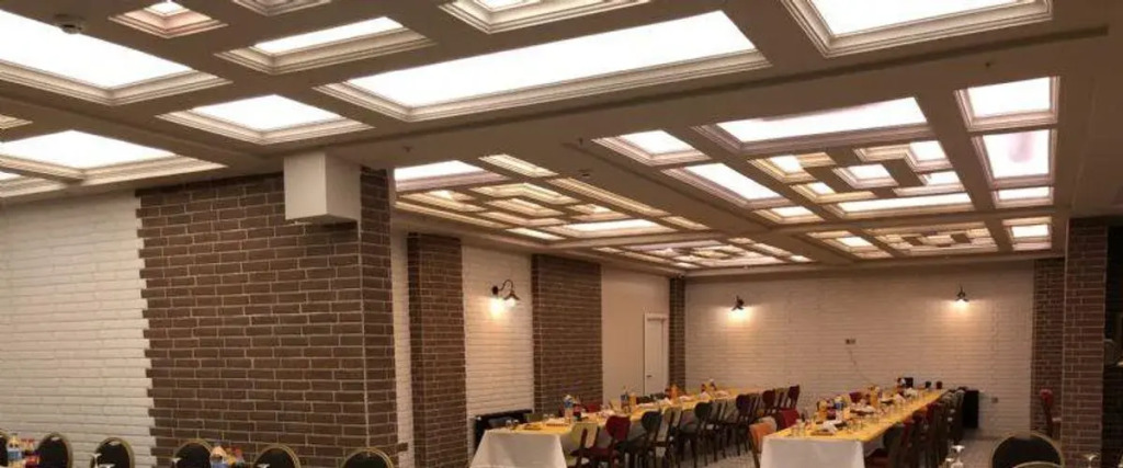 Grand Deluxe Hotel