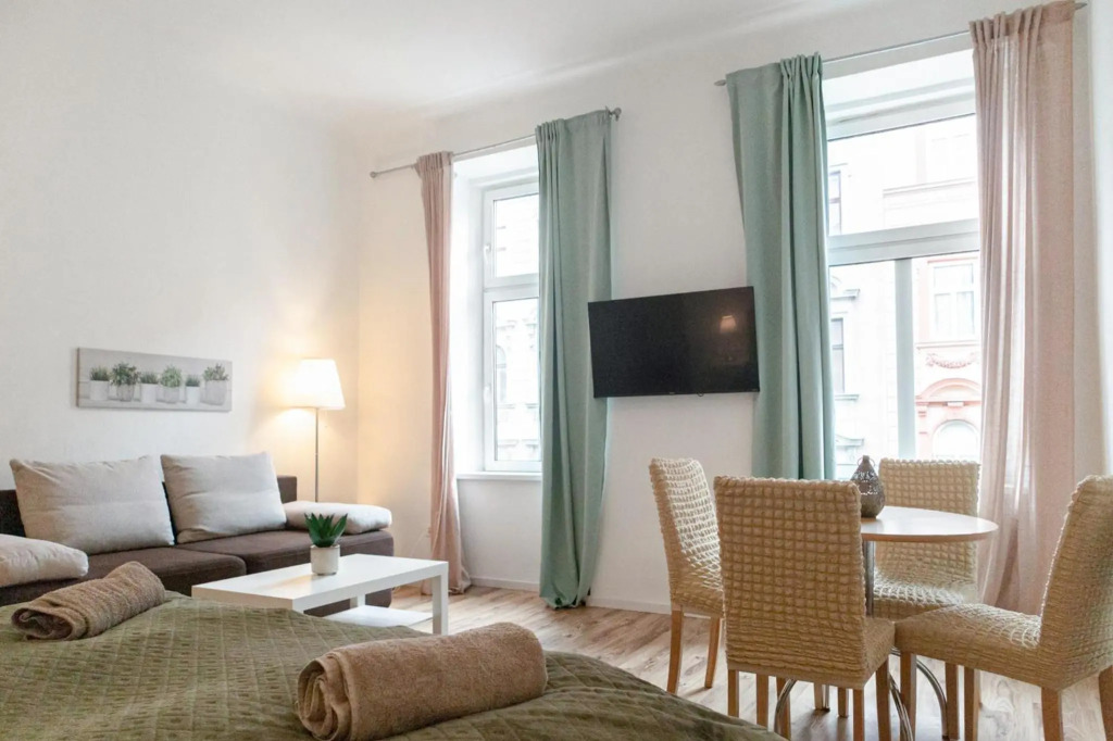 Comfortable 2BR Apt Near Schloss Schönbrunn