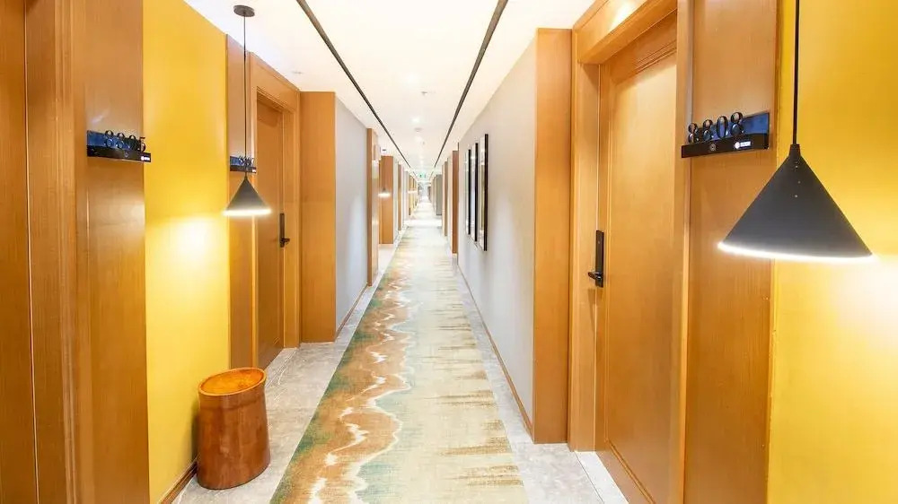 CEO· Ding Hao Hotel (Yiwu Bay Village Night Store)