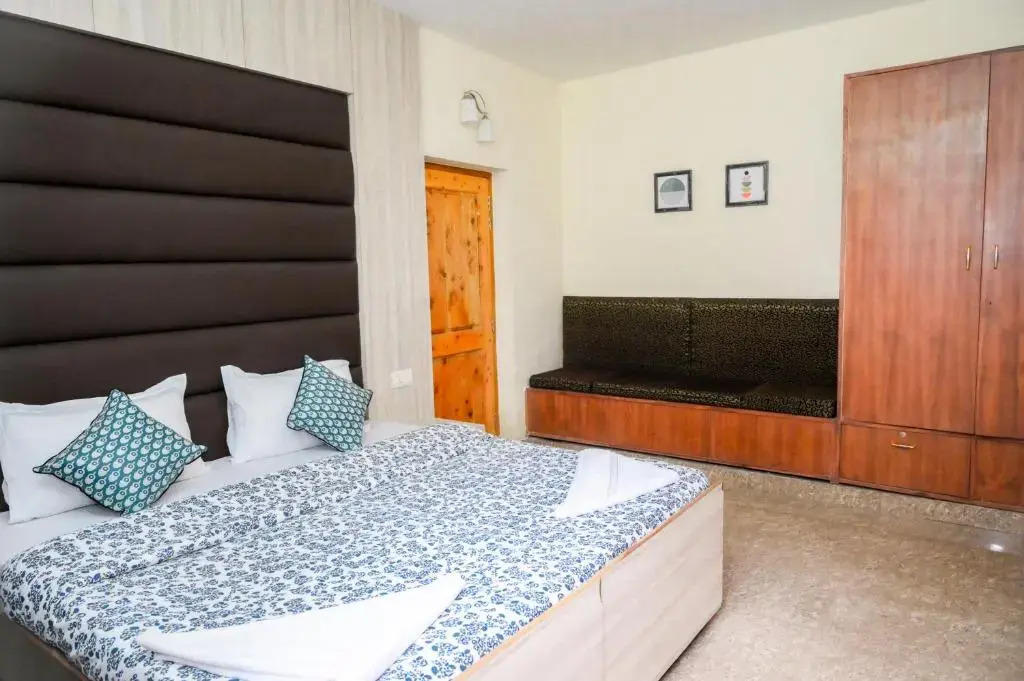 3 Bedroom Condo Mussoorie - TV/WIFI/Heater