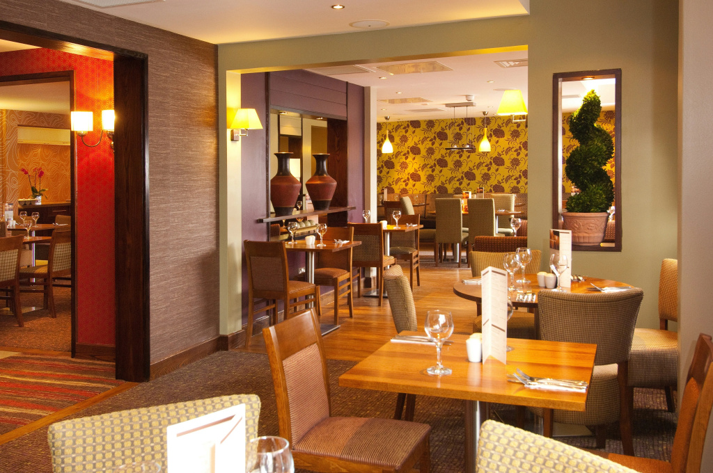 Premier Inn Sunbury - Kempton Park