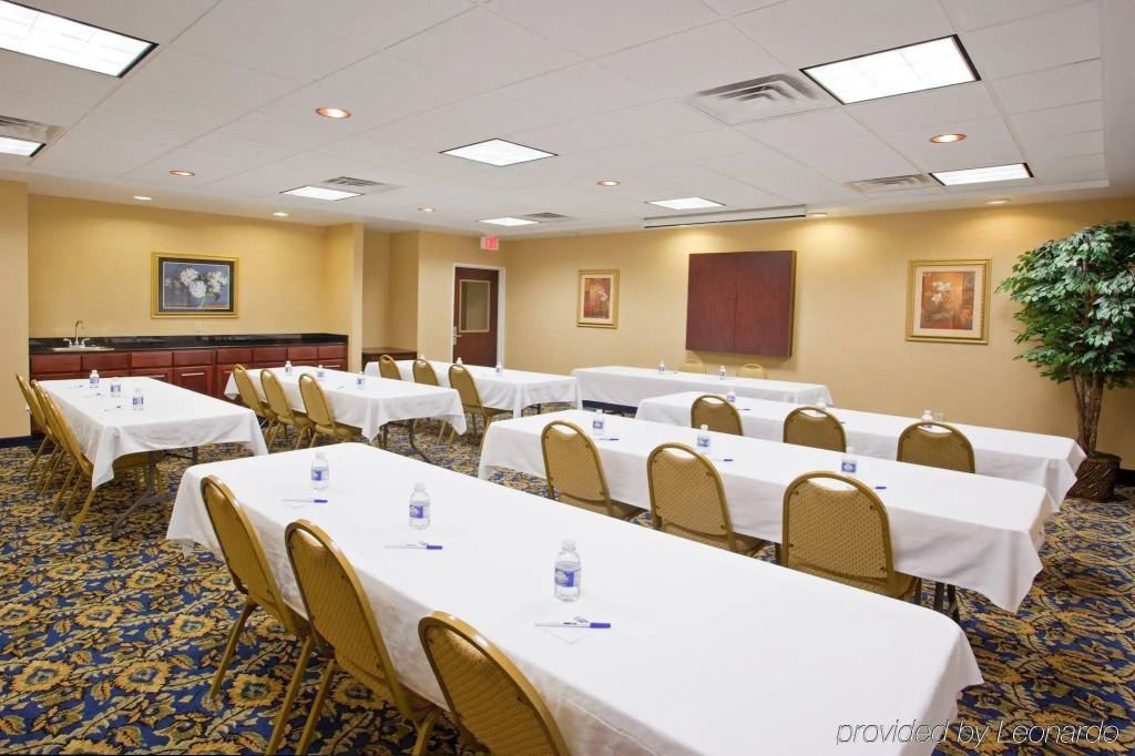 Holiday Inn Express Hotel & Suites Cleveland - Richfield by IHG