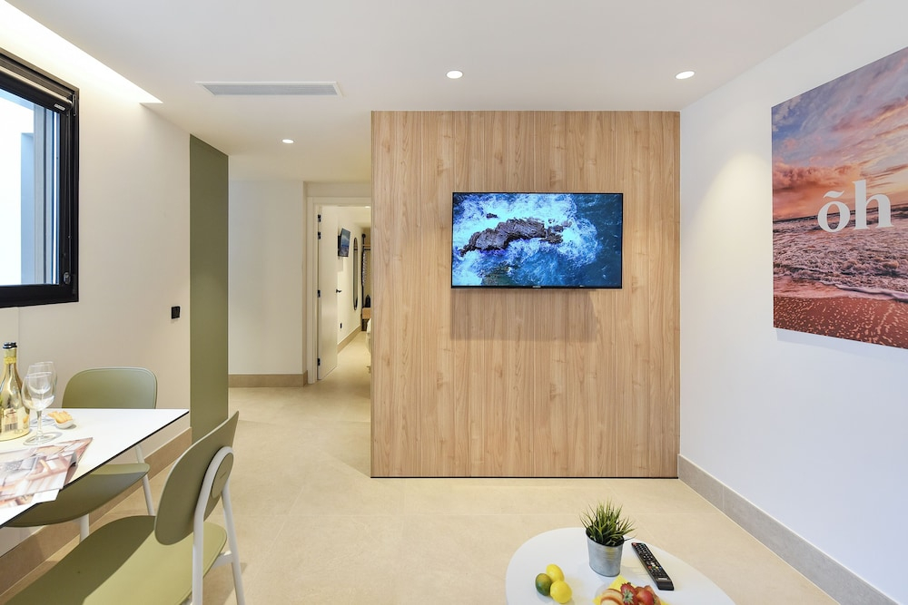OH Suites Paseo de las Canteras 58
