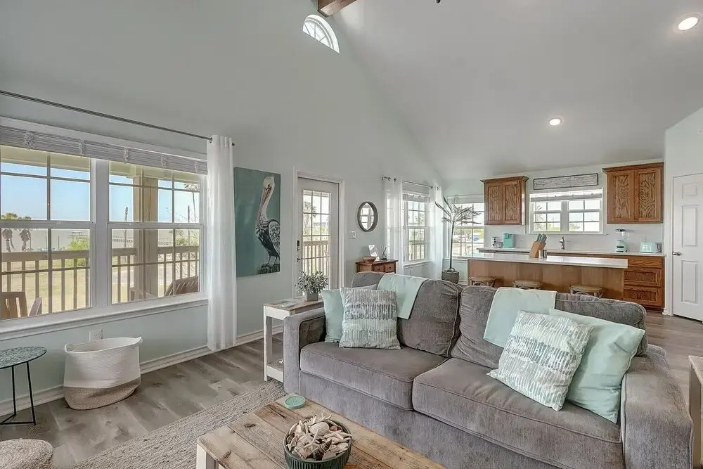 Pelican Paradise 3 Bedroom Home by Redawning