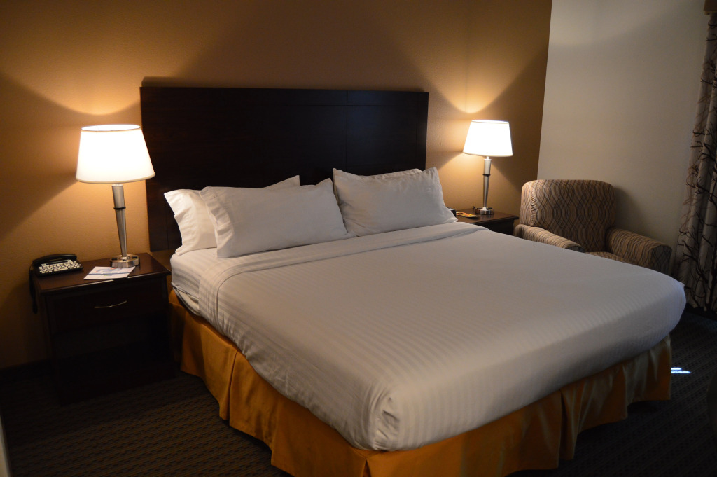 Holiday Inn Express & Suites Winner by IHG