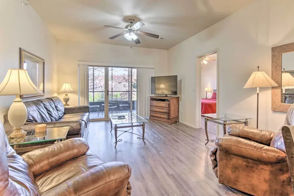 Pool Access & Private Patio: Branson West Condo!