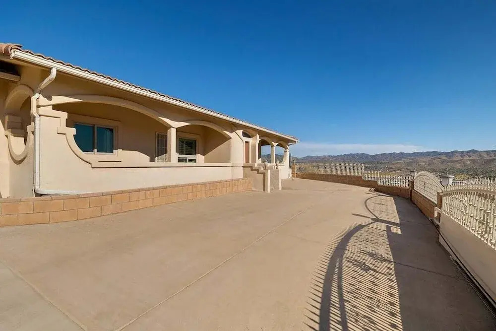 Hilltop Haven Near Joshua Tree National Park