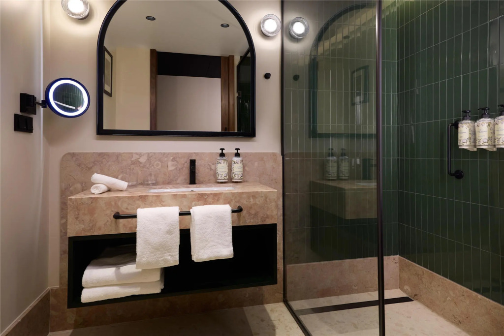 DUO Hotel Lisbon, Curio Collection by Hilton