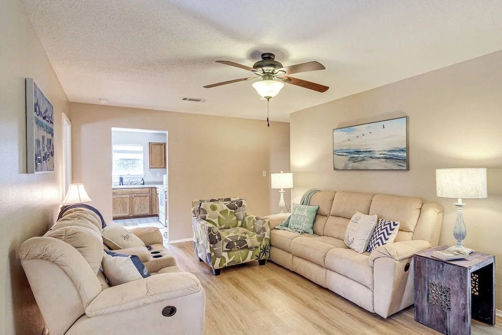 'sea La Vie' Coastal Getaway Steps From the Beach