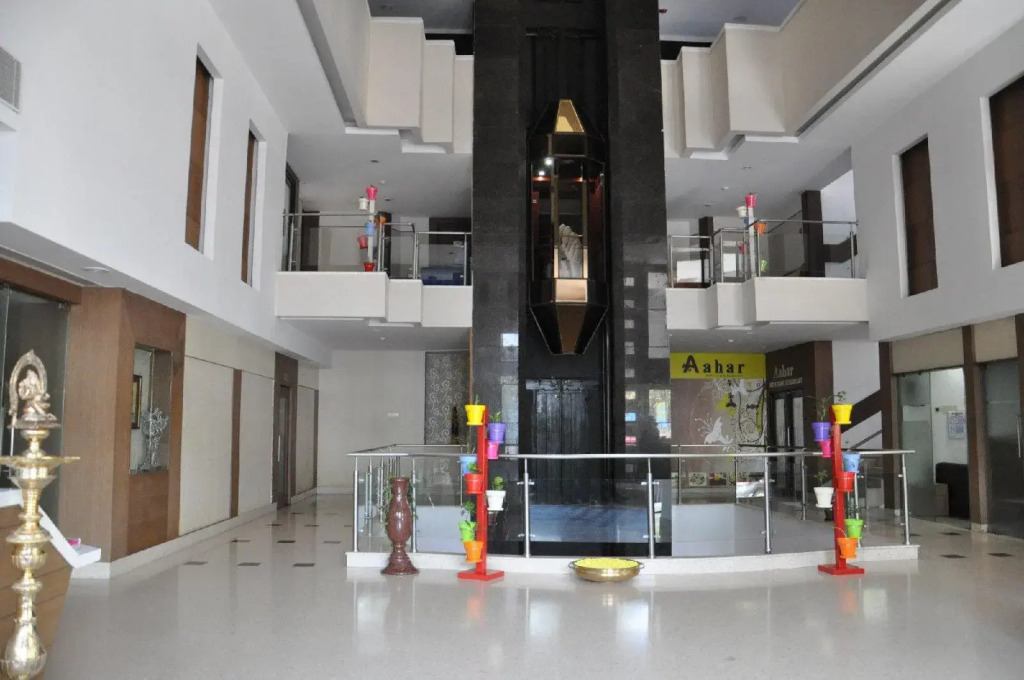 Hotel Shelter