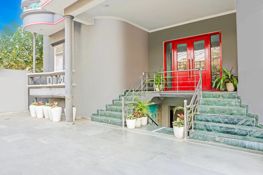 Super OYO Townhouse Vijay Khand Gomti Nagar