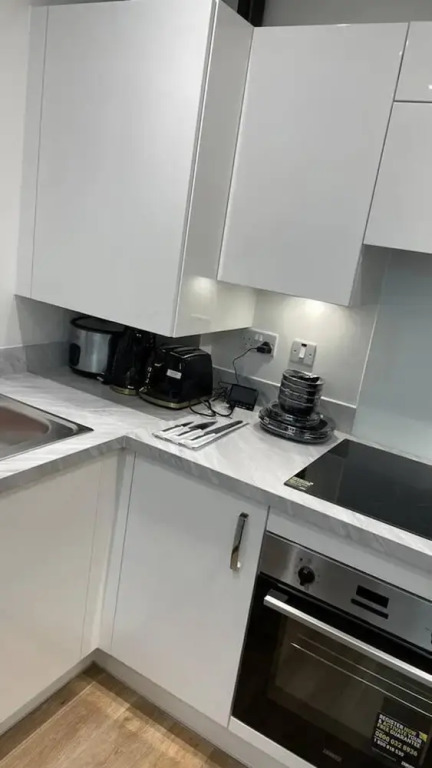 Inviting 2-bed Apartment in Grays