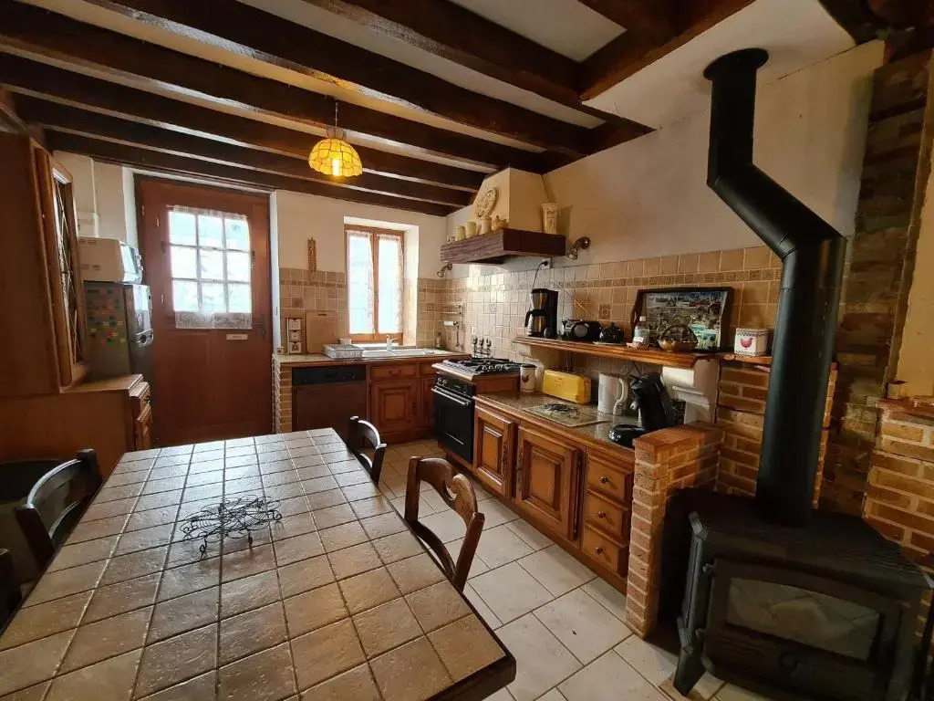 Gîte Dampierre-en-Burly, 3 pièces, 4 personnes - FR-1-590-43