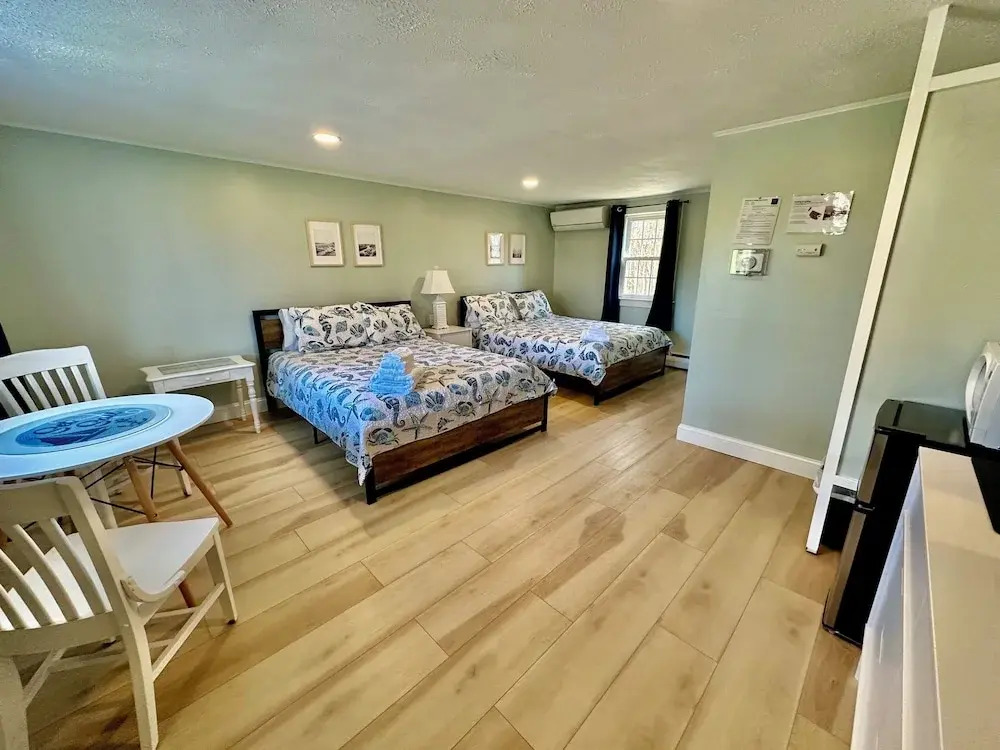 Sandy Neck Motel