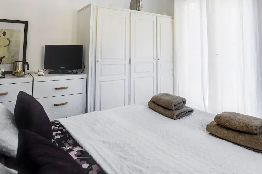 Villa Les Lucioles - Chambre indépendante - Piscine privative - Petit déjeuner - Parking