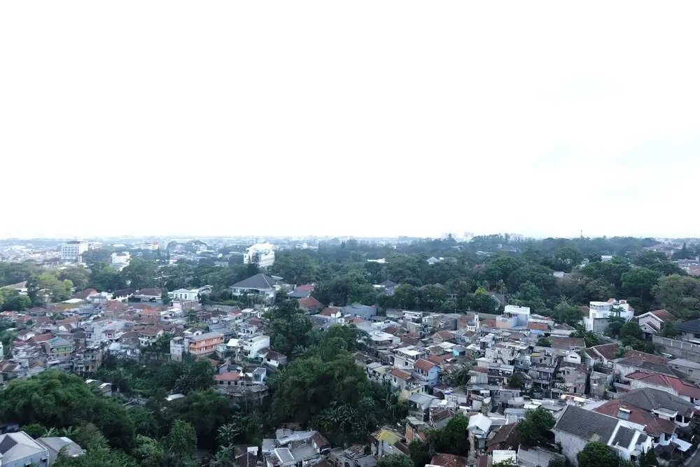 Spacious and Unique Studio with City View Apartment at Parahyangan Residence By Travelio