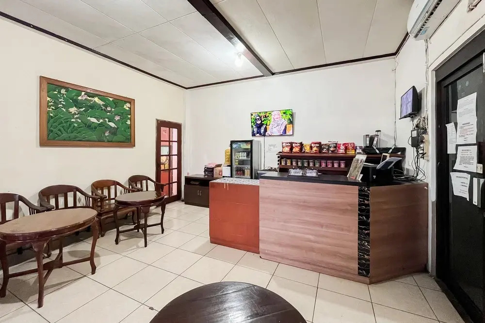 Urbanview Hotel Transit Near Bandara Sultan Hasanuddin