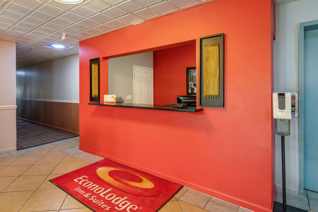 Econo Lodge Inn & Suites Granite City - St Louis