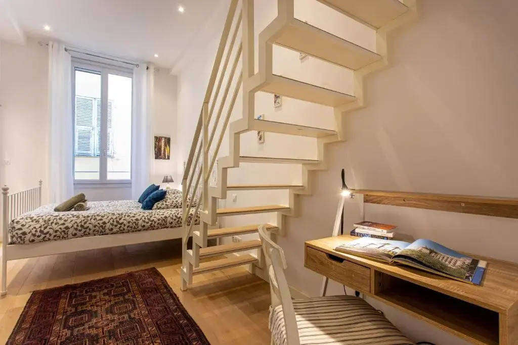 St Vincent - 3 BEDROOMS, MAGNIFICENT,VASTE, SUNNY, A/C, WIFI