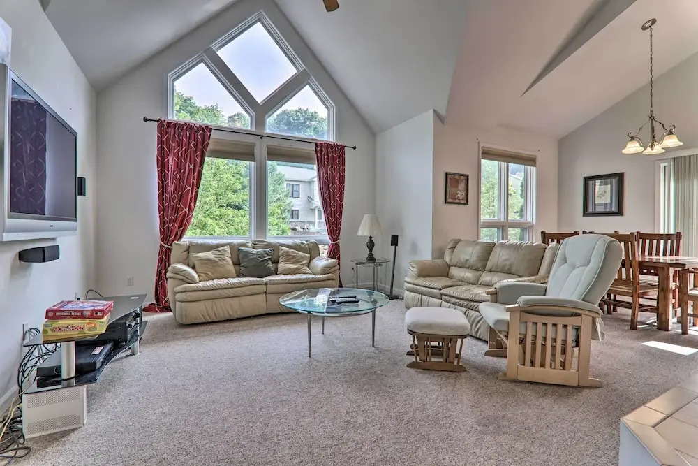 Lake Harmony Villa: Walk to Big Boulder Mountain!