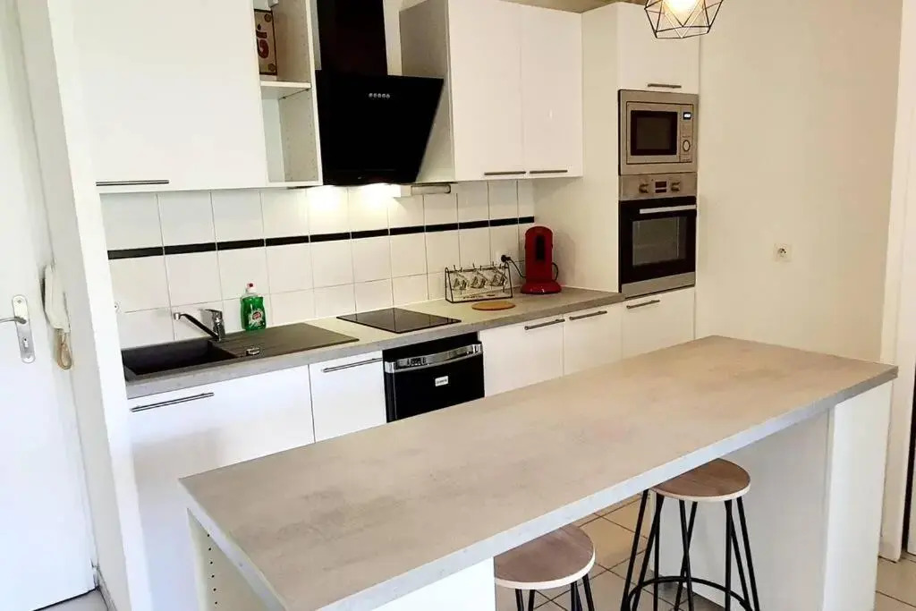 Charmant appartement avec terrasse et jardin au calme Proche Bus Métro