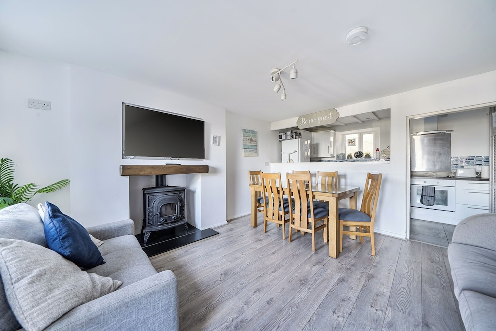 Stunning Sea View Blue Haven in Penmaenmawr