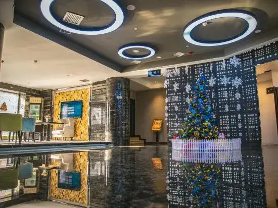 Huayi Oriental Hotel (Harbin Central Street Subway Station Harbin Station)