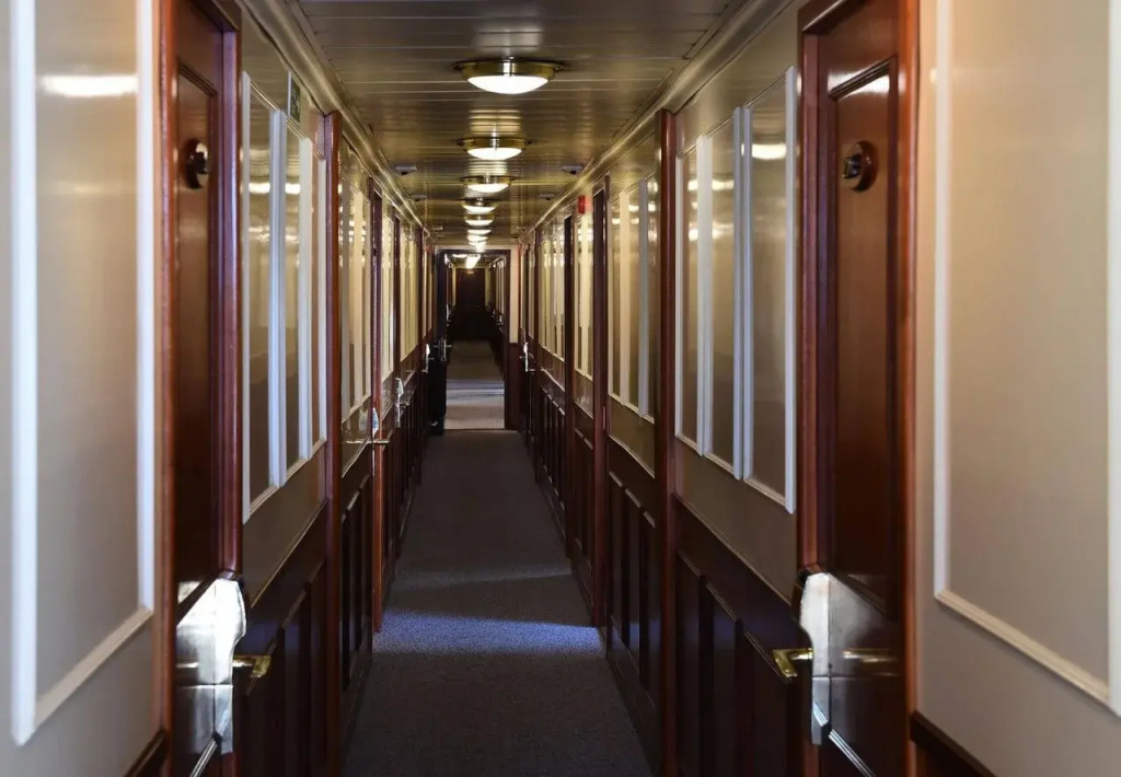 Invicta Ribeira Boat Hotel