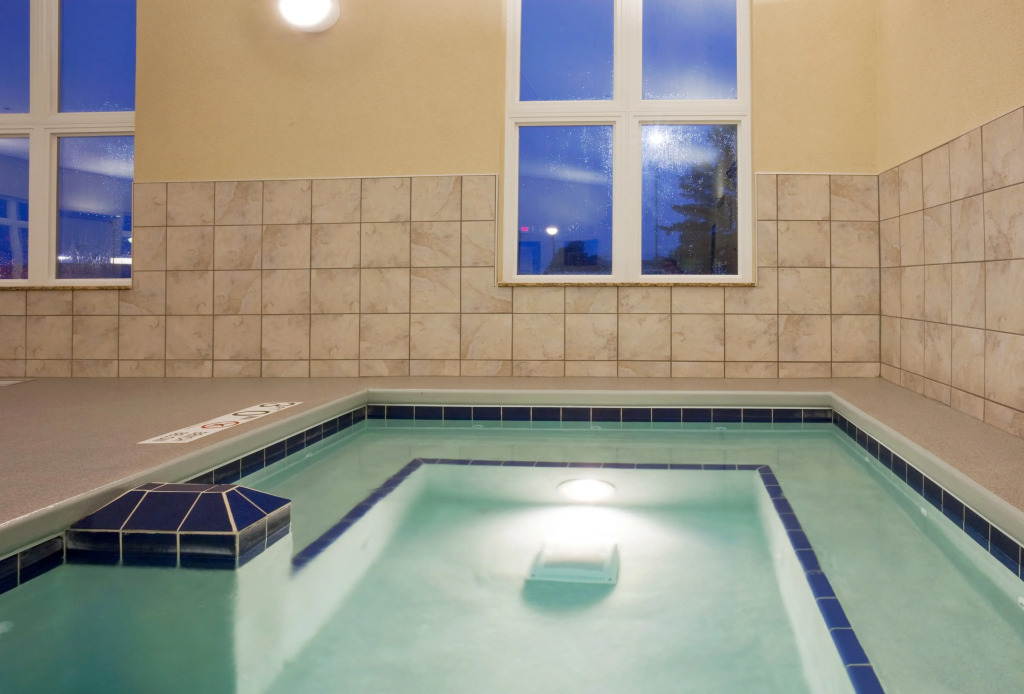 Holiday Inn Express Hotel & Suites Antigo by IHG