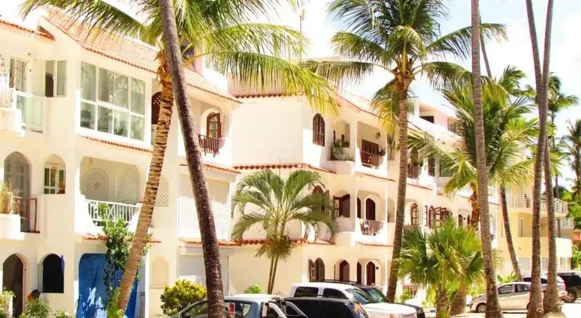 TROPICAL BAY - VACATION SUITES - LOS CORALES beach