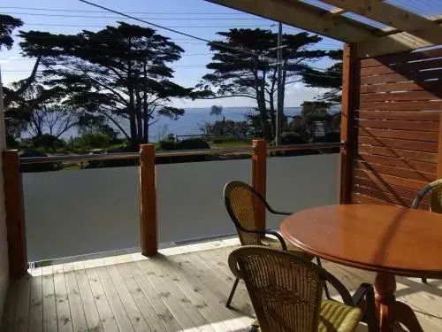 Black Dolphin Waterfront Townhouse - Bay Views