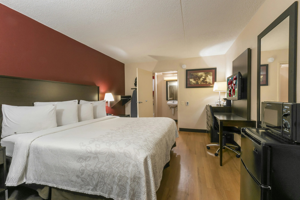 Red Roof Inn PLUS+ University at Buffalo - Amherst